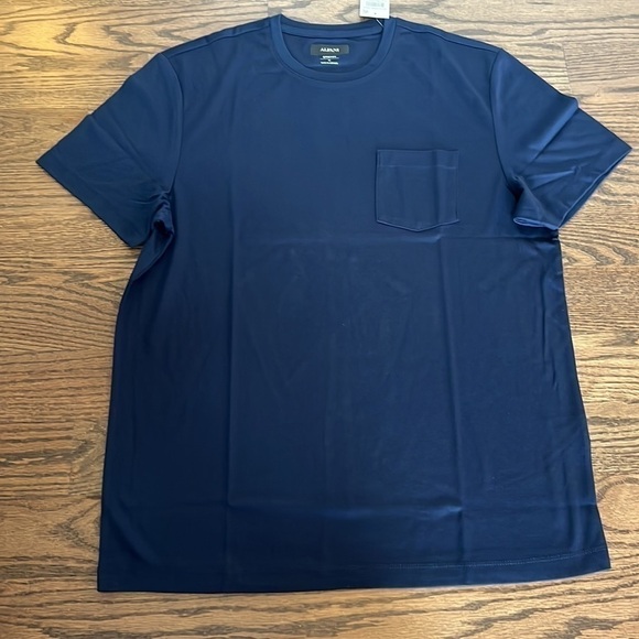 NWT mens Alfani super soft short sleeve pocket tech tee in neo navy size medium - Picture 3 of 6